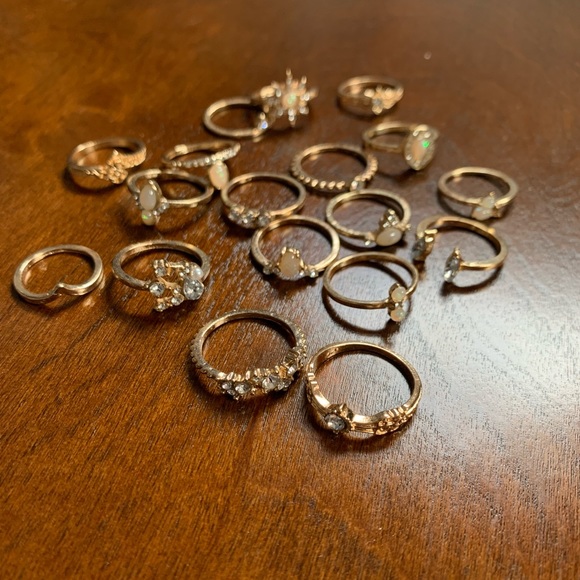* 3 for $20* 18 Piece Rhinestone Ring Set - Picture 5 of 6